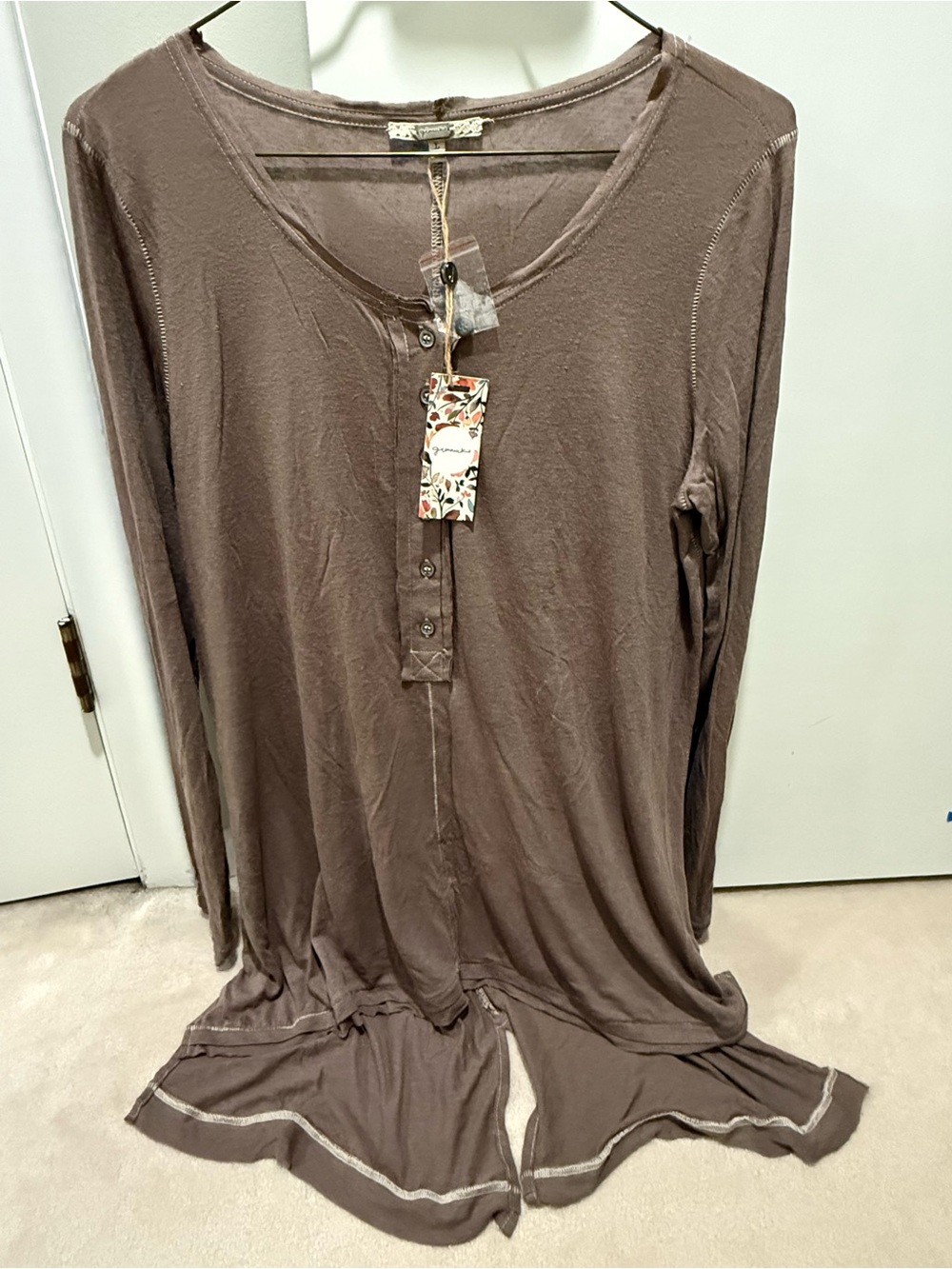 NWT Gimmicks by BKE Long-Sleeve Henley Top in Taupe Brown